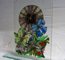 drugeliai .  Stiklo laikrodis , clock on glass , часы на стекле